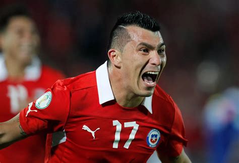 gary medel soccer.